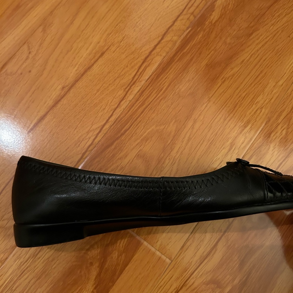 Black Flats - Picture 2 of 3